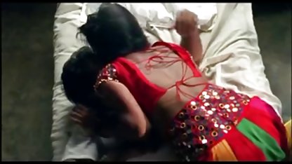 Cewek kumpulan bokep montok dengan kacamata (1960 vintage)adalah menyetrika pakaian anda