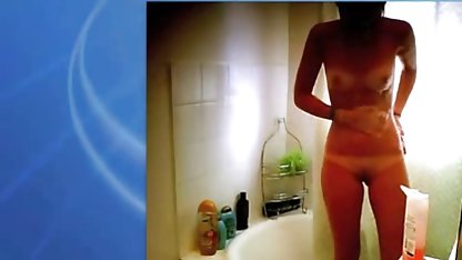 Terangsang pesenam dengan gaun merah kumpulan bokep lama